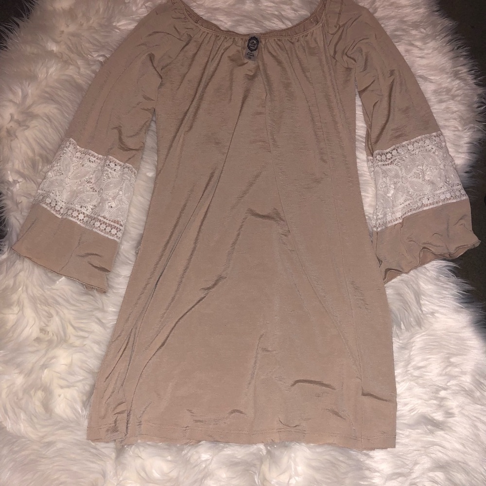 Beautiful tan dress 💕